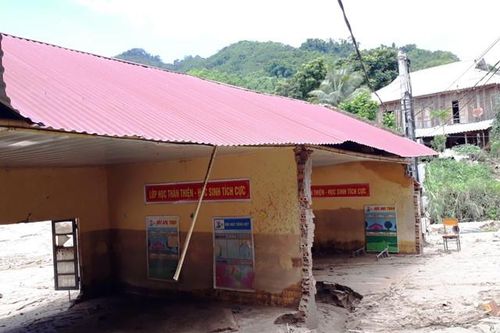 Những điểm trường tan hoang sau lũ khi năm học mới cận kề