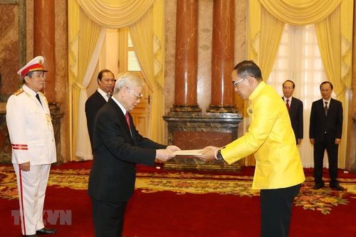 Tổng Bí thư, Chủ tịch nước tiếp các đại sứ trình Quốc thư