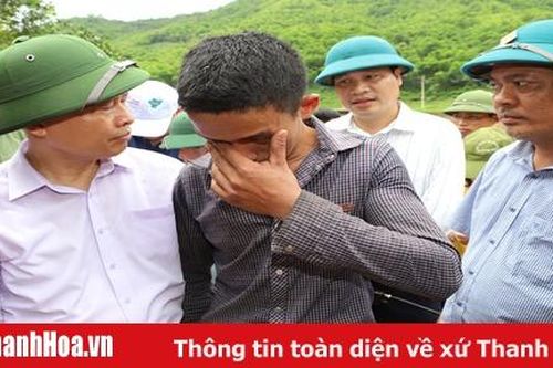 Sẻ chia cùng với người dân vùng lũ