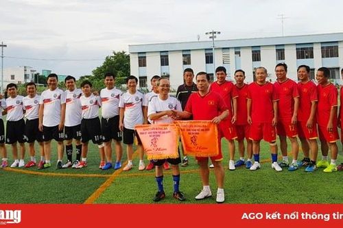 Sôi nổi bóng đá phong trào