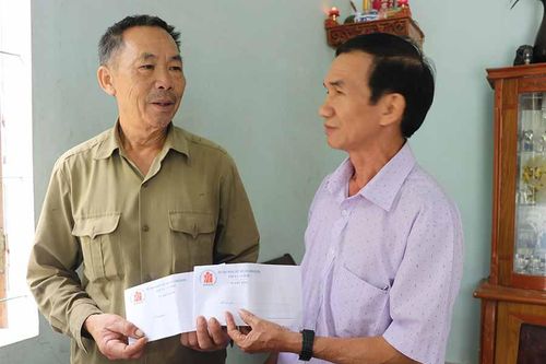 Gia Lai: Thăm, tặng quà nạn nhân chất độc da cam