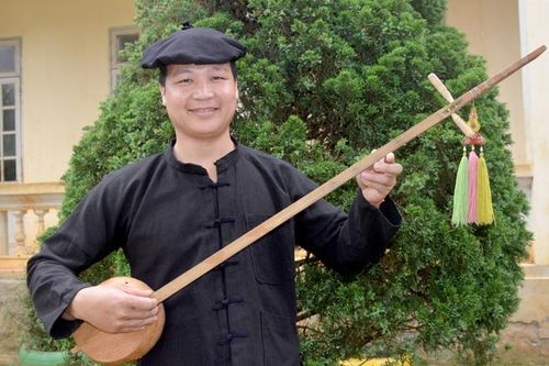 'Nghệ nhân trẻ' say hát Then cổ