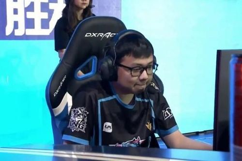'Thần rừng' SofM thắp lại hy vọng vào play-off sau trận thắng chật vật