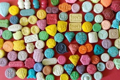 Vợ chồng thuê ôtô đi xuyên Việt với 1.200 viên thuốc lắc