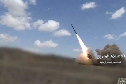 Houthi liên tiếp tấn công 2 cơ sở quân sự Saudi Arabia bằng tên lửa đạn đạo