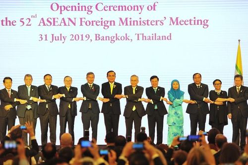 Cộng đồng ASEAN: Gắn kết để vững bước