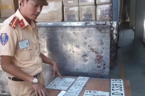 Thừa Thiên Huế: Dùng biển số giả để vận chuyển hàng không rõ nguồn gốc