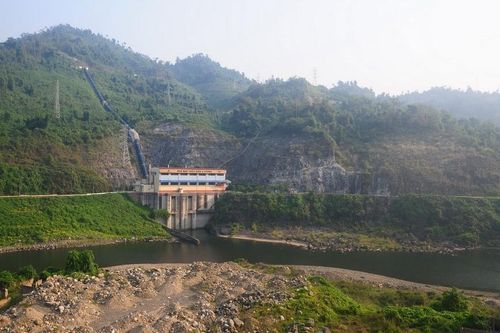 Hồ thủy điện vẫn cạn nước dù hoàn lưu bão Wipha gây lũ lụt nhiều nơi