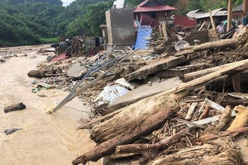 Trưởng Ban Tổ chức Trung ương Phạm Minh Chính thăm đồng bào vùng lũ Thanh Hóa