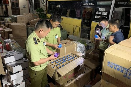 Thu trên 2.100 mỹ phẩm và 2.700 bánh ngọt do Trung Quốc sản xuất
