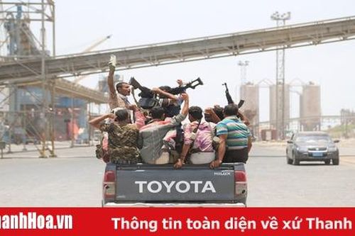 Phiến quân Houthi tấn công Saudi Arabia bằng tên lửa đạn đạo