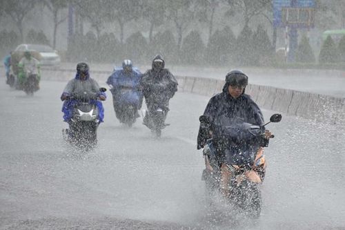 Thời tiết hôm nay: Tây Nguyên và Nam Bộ mưa lớn, đề phòng dông, lốc