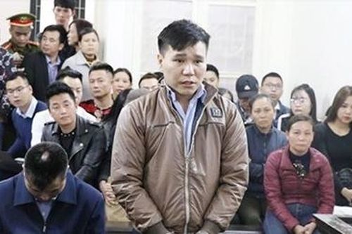 Ca sĩ Châu Việt Cường được giảm án 2 năm tù