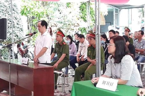 Chống người thi hành công vụ lĩnh 24 tháng tù