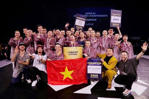 Nhóm nhảy Lyricist của Việt Nam thắng giải tại Singapore
