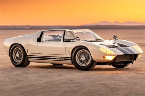 Đấu giá siêu xe Ford GT40 Roadster trị giá hơn 9 triệu USD