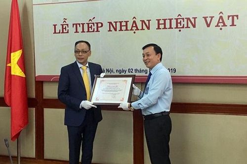 Những kỷ vật Bác Hồ tặng 'vua Mèo'