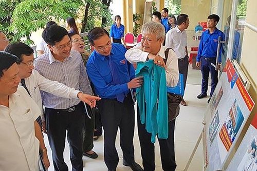 Từ 55 năm 'Ba sẵn sàng' đến 20 năm 'Thanh niên tình nguyện'