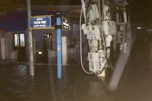 Phú Quốc căng mình trong trận ngập lịch sử