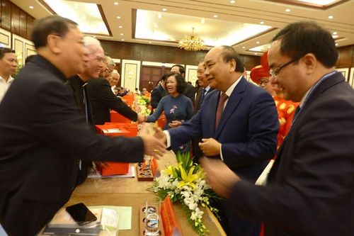 Thủ tướng Nguyễn Xuân Phúc gặp mặt, biểu dương chức sắc, chức việc tôn giáo