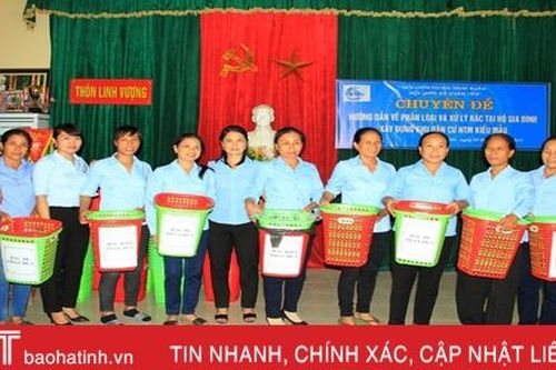 Hướng dẫn phân loại, xử lý rác tại nguồn cho 220 hộ dân ven biển Nghi Xuân
