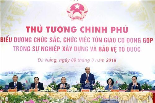 Thủ tướng Nguyễn Xuân Phúc gặp mặt, biểu dương chức sắc, chức việc tôn giáo tiêu biểu