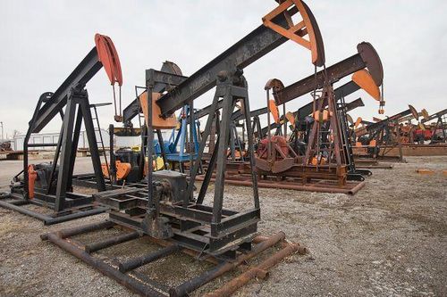 Giá dầu bật tăng nhờ kỳ vọng OPEC giảm sản lượng