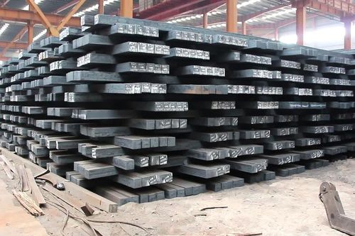 Bộ Công Thương xem xét rà soát cuối kỳ biện pháp tự vệ với phôi thép và thép dài nhập khẩu