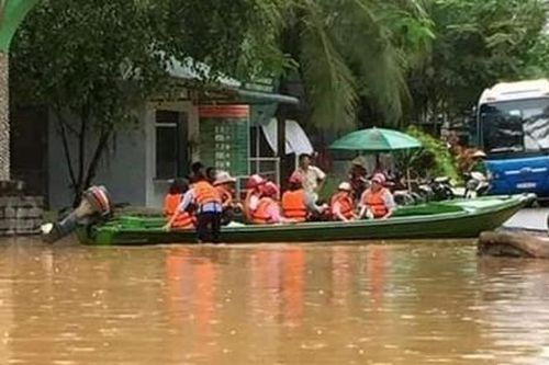 Đồng Nai: Khẩn trương giúp dân sơ tán tài sản trong vùng ngập lụt
