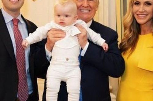 Gia đình hạnh phúc sau 5 năm kết hôn của con trai thứ Tổng thống Mỹ - Eric Trump