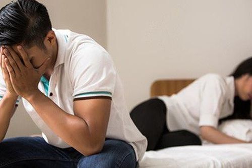 Nhục nhã vì thói quen ăn cắp vặt của vợ
