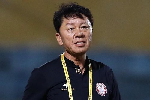HLV đội TP.HCM: 'Đây không phải là bóng đá'