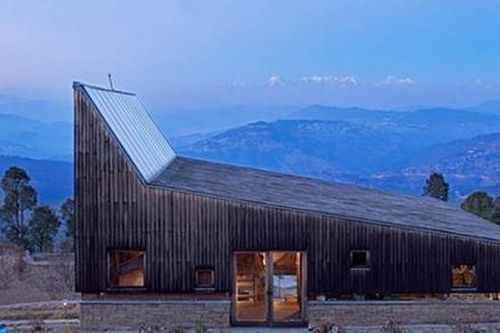 Mê mẩn căn nhà gỗ 3 tầng có view nhìn ra dãy Himalaya kỳ vĩ