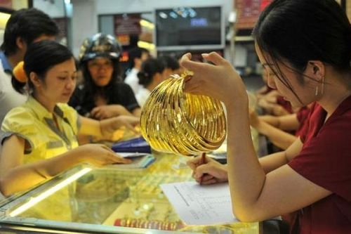 Giá vàng hôm nay 10/8: Giá vàng bất ngờ hạ nhiệt trước nguy cơ suy thoái