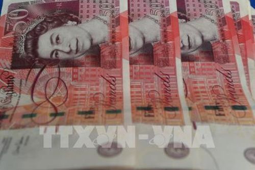 Tăng trưởng GDP của Anh lần đầu tiên sụt giảm trong 7 năm qua
