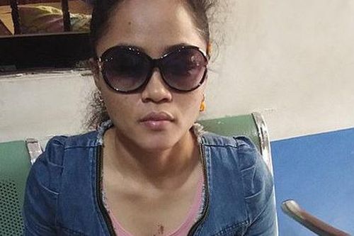 Cô gái mù hai mắt vì bị người tình đồng tính của bạn trai tạt axit