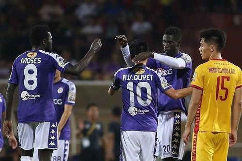 Thắng '5 sao' trước Thanh Hóa, Hà Nội FC bứt phá trên đường đua vô địch