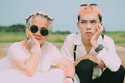 Bộ ảnh 'Nội tôi mặc váy cưới' gây thích thú với 'cô dâu' 88 tuổi