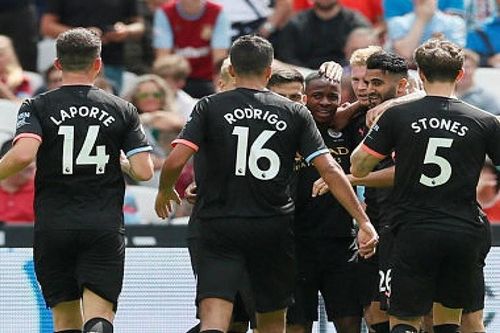 HLV Guardiola đã thích ứng với VAR