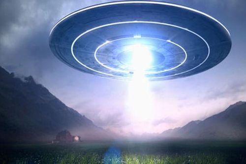 Ly kỳ những cuộc 'chạm trán' UFO nảy lửa của phi công Mỹ