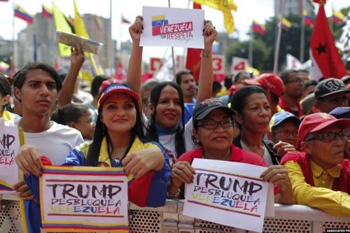 Venezuela: Người dân xuống đường phản đối lệnh trừng phạt của Mỹ