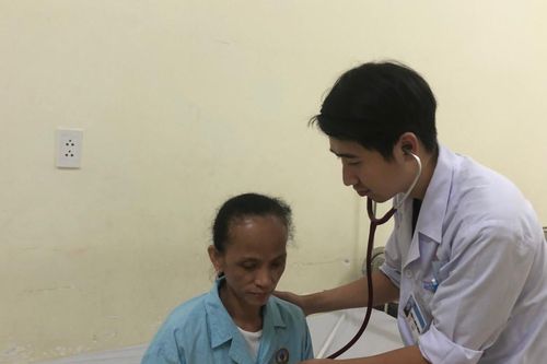 Đổ mồ hôi, hay hồi hộp…người phụ nữ ngoại quốc suýt chết vì căn bệnh này