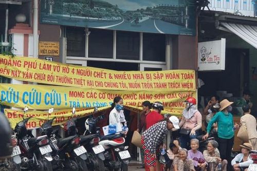 Sạt lở 'hồ vô cực': Dân căng băng rôn đòi bồi thường, Sở nói, đã đền bù