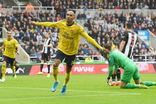 Aubameyang lập đại công, Arsenal thắng nhọc Newcastle