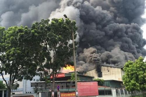 Hà Nội: Cháy lớn tại KCN Sài Đồng gần Aeon Mall Long Biên