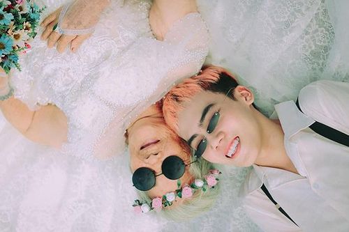 Xúc động bộ ảnh cưới bà nội - cháu trai: Đời người con gái đẹp nhất là khi khoác lên mình bộ váy cưới…