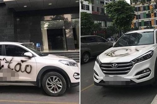 Sau nhiều lần đỗ sai quy định, chủ ô tô Hyundai Tucson hoảng hốt khi thấy xe xuất hiện dòng chữ lạ