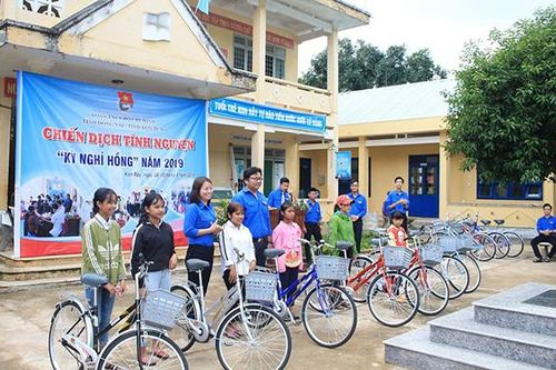 Ra quân chiến dịch thanh niên tình nguyện 'Kỳ nghỉ hồng'