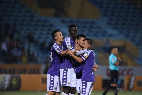 Thắng đậm Thanh Hóa, Hà Nội FC vững ngôi đầu bảng V-League