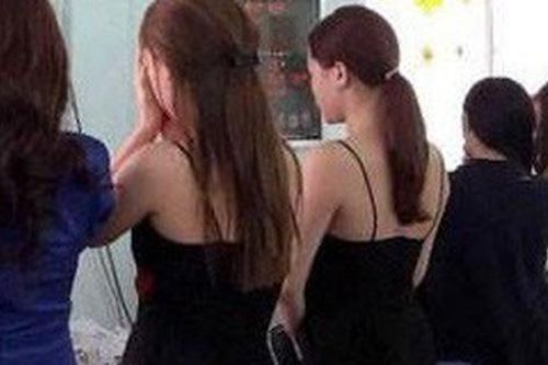 'Má mì' 8X điều chân dài bán dâm 130 USD cho khách ngoại